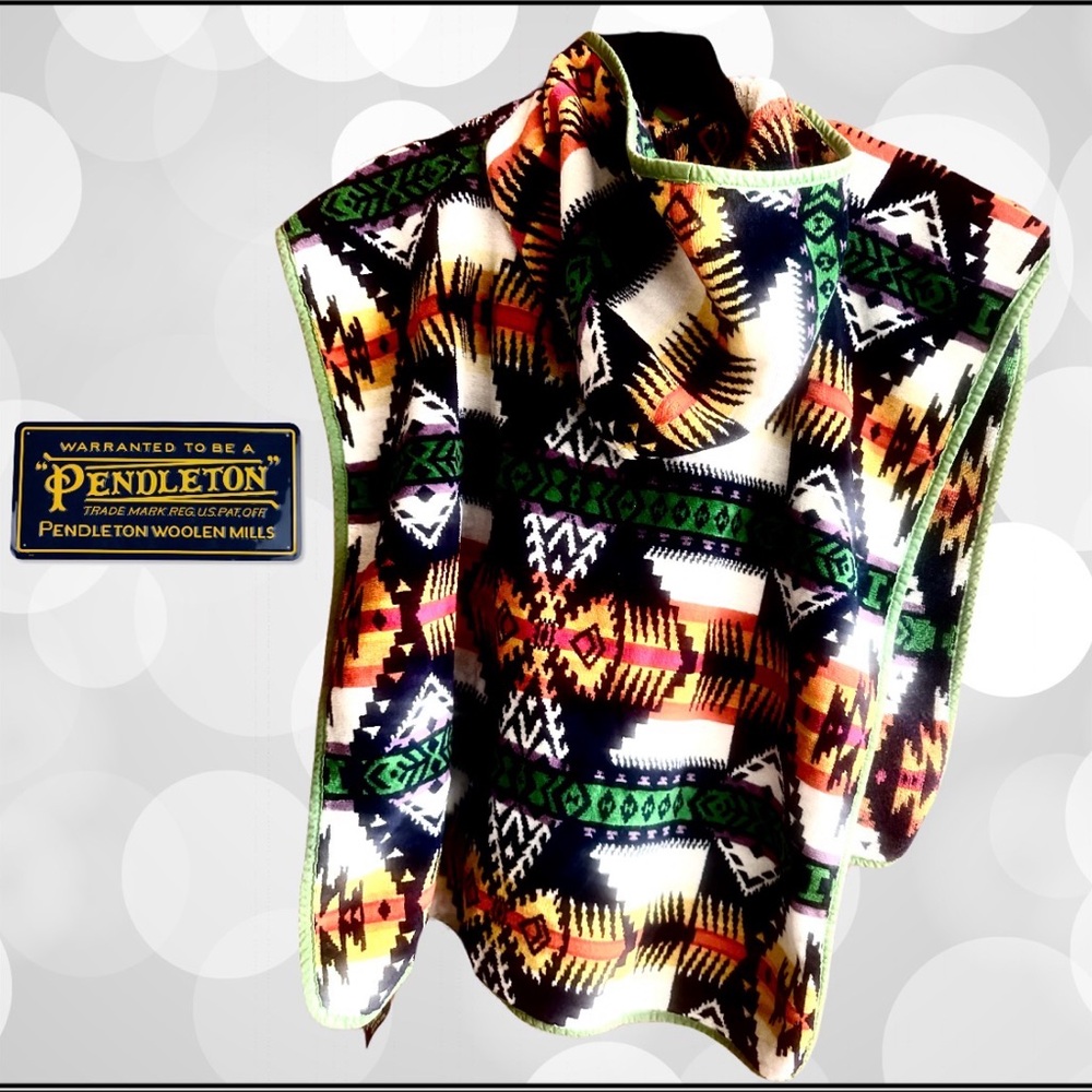 Pendleton Eagle Rock Hooded Towel with Bold Multicolor Design - Picture 6 of 7